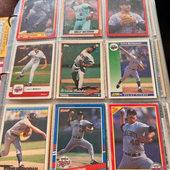 Huge Lot Baseball Cards - Multiple teams/listings. - Picture 3 of 13